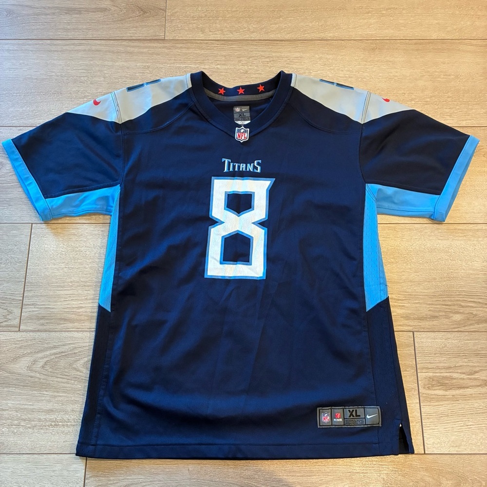 Nike Boys On Field Football Jersey Tennessee Titans Marcus Mariota Size XL